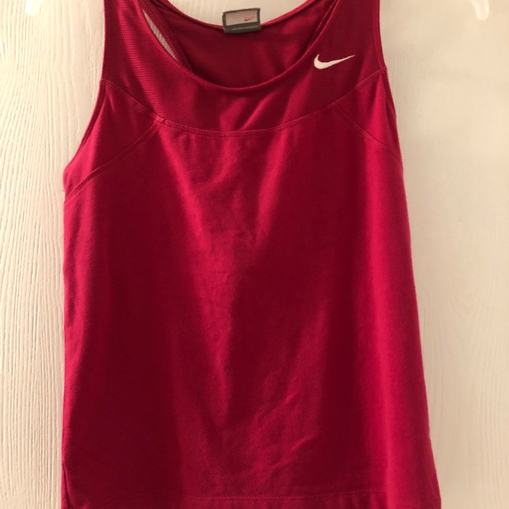 Nike sports top